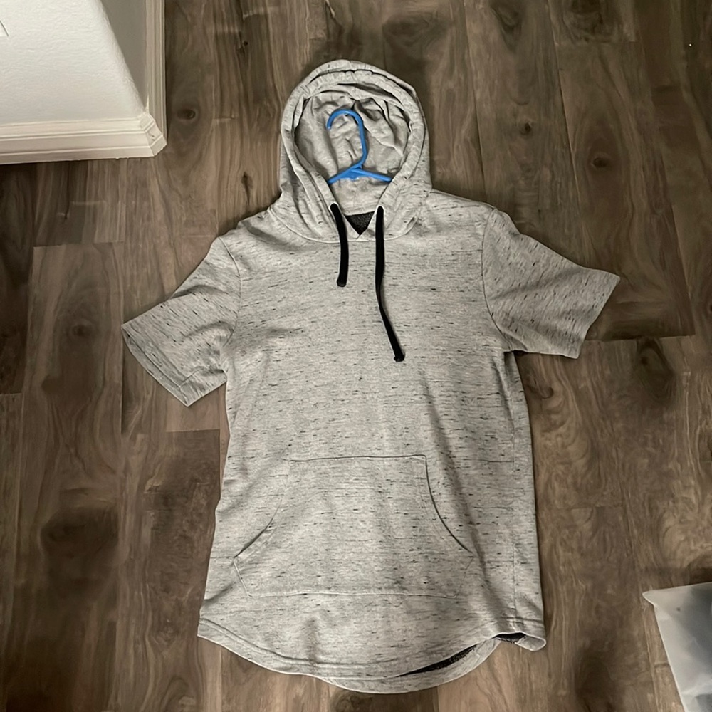 Short sleeve hoodie